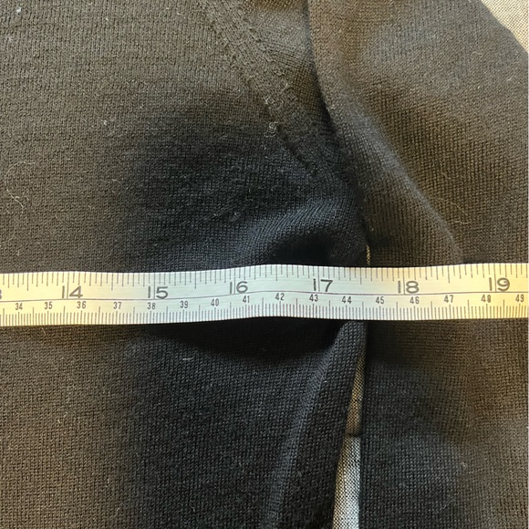 Banana Republic Black Sweater - Picture 3 of 4